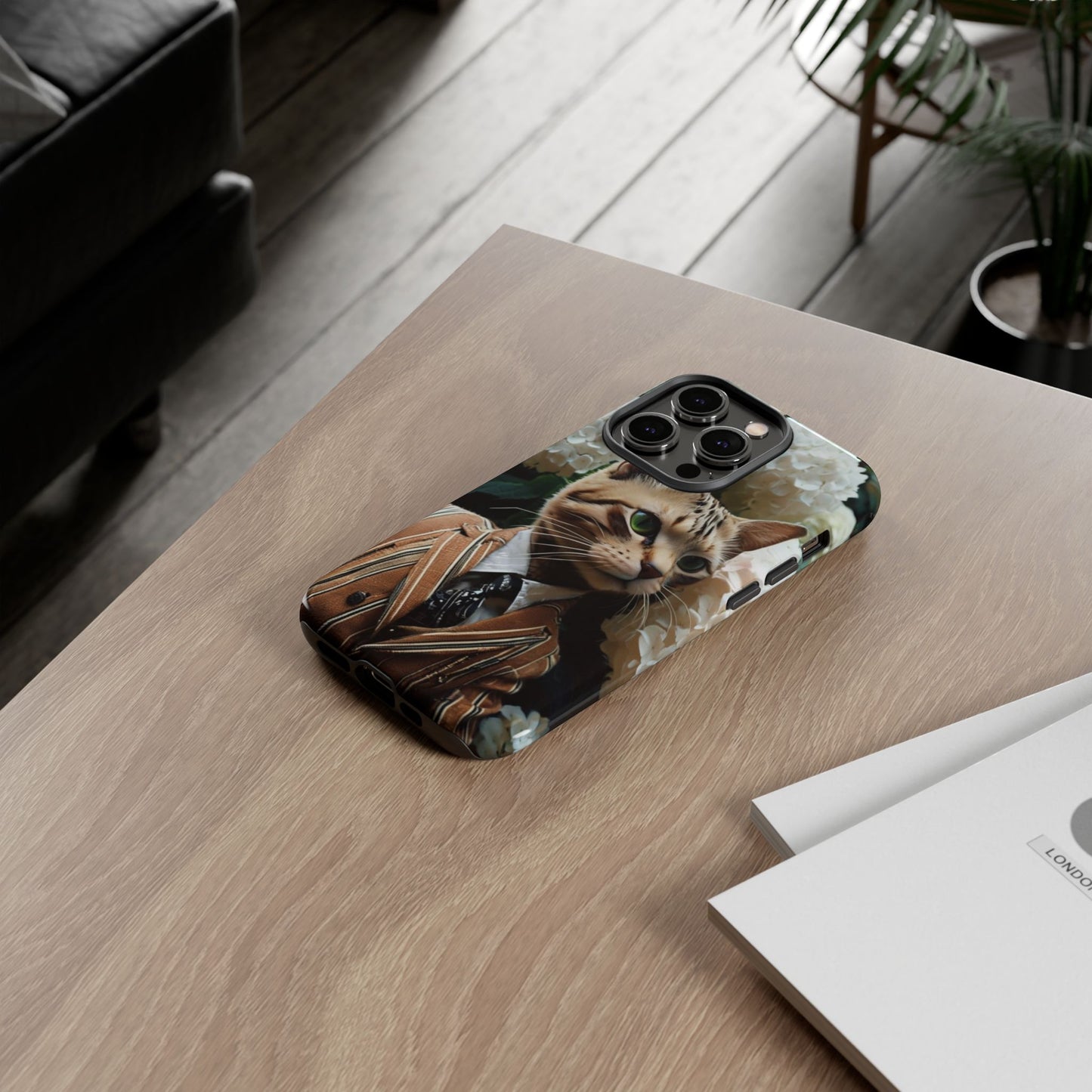 "The Feline Aristocrat" Mobile Phone Case