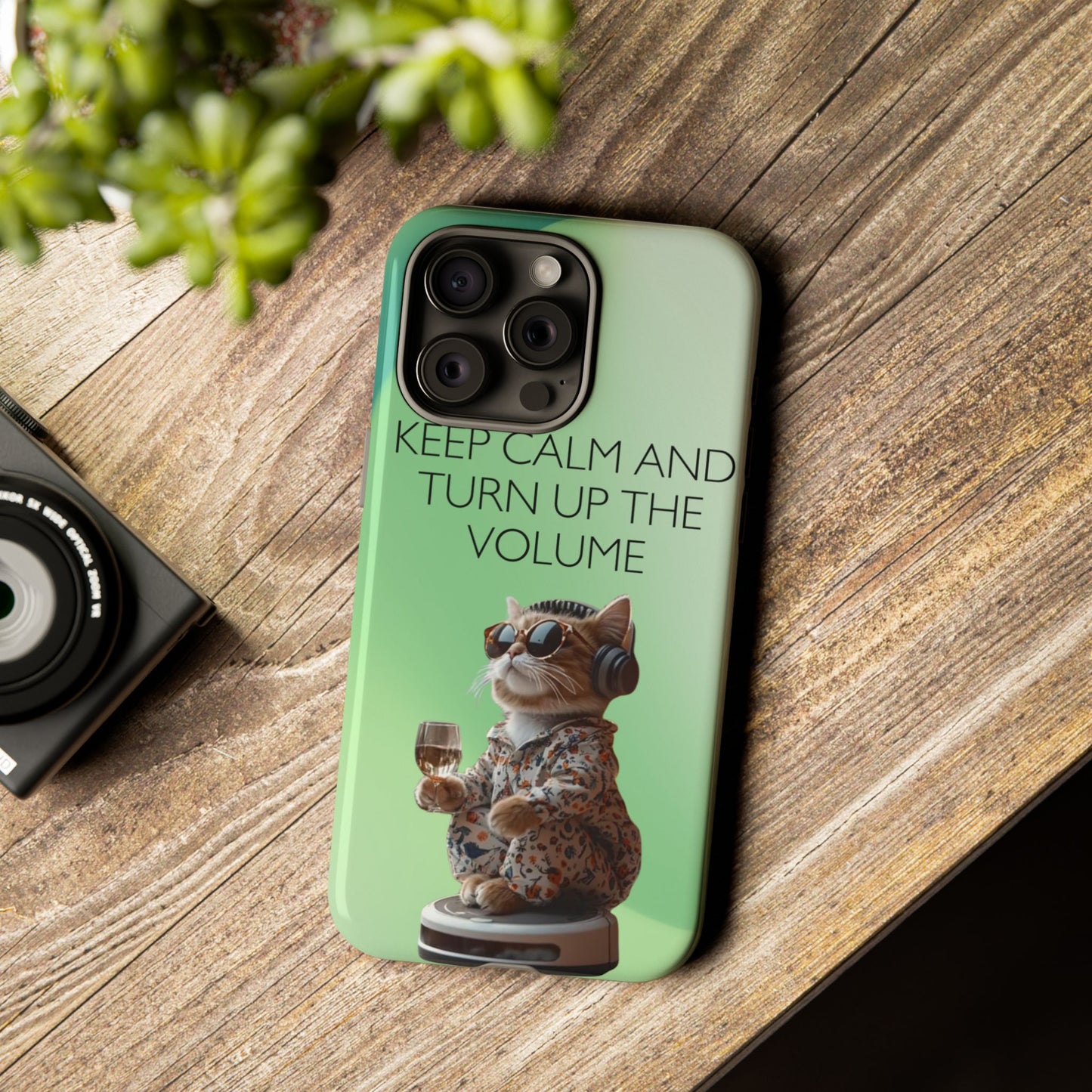 "Keep calm and turn up the volume" Mobile Phone Case (green)