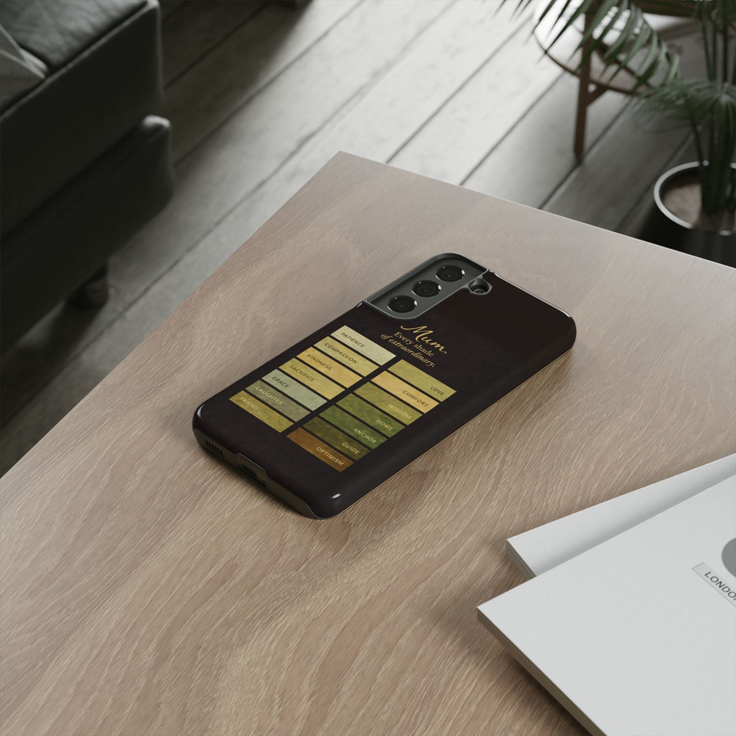 "Every Shade of Extraordinary" Mobile Phone Case (green)