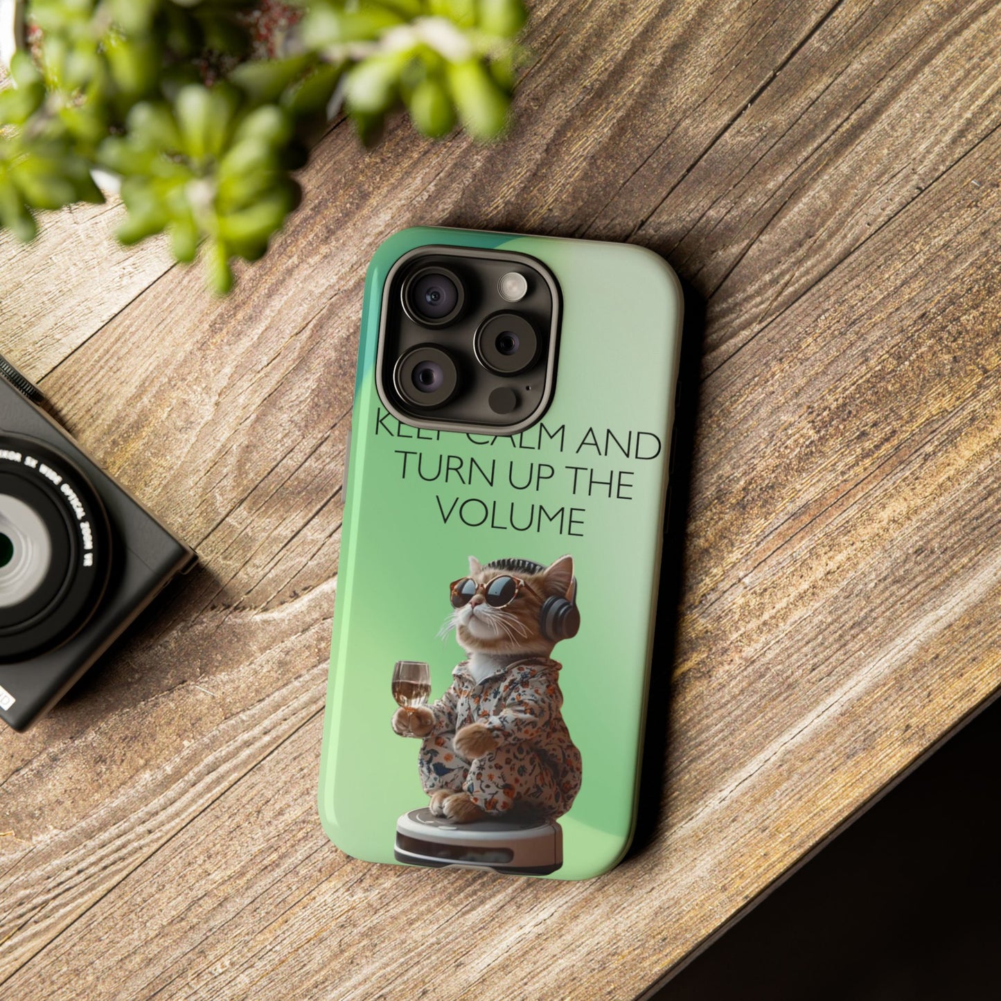 "Keep calm and turn up the volume" Mobile Phone Case (green)