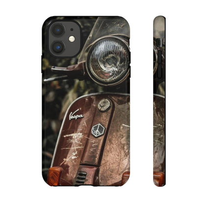 "Vespa. Old Soul, Full Tank" Mobile Phone Case